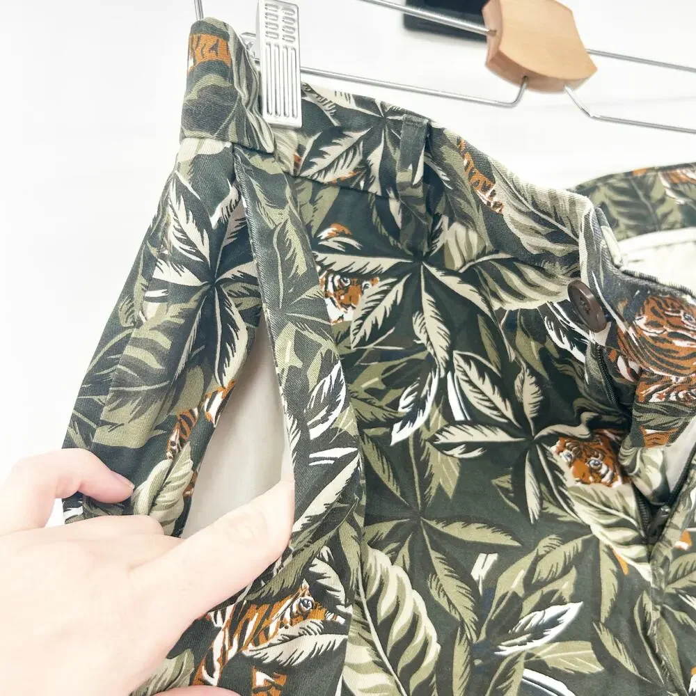 Banana‎ Republic Mens Casual Tropical Aiden Tiger Jungle Bermuda Chino Shorts 35